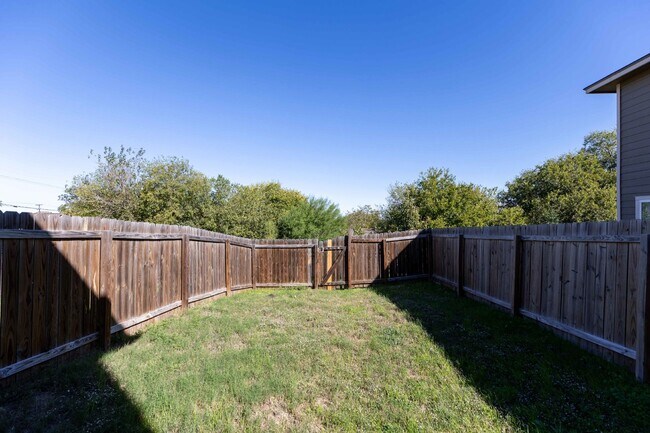 Building Photo - 7314 Colina Way #3