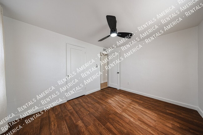 Building Photo - 2047 E Virginia Ave