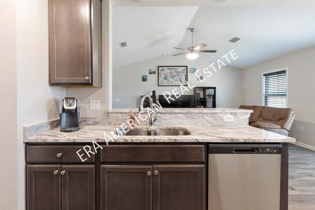 Building Photo - 6002 Colton Blaine Ct