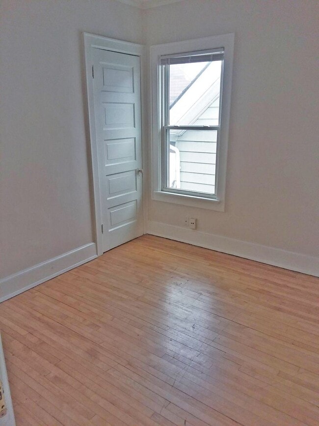 Building Photo - 2214 N Holton St