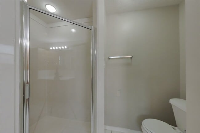 Building Photo - 14831 Waterside Dr