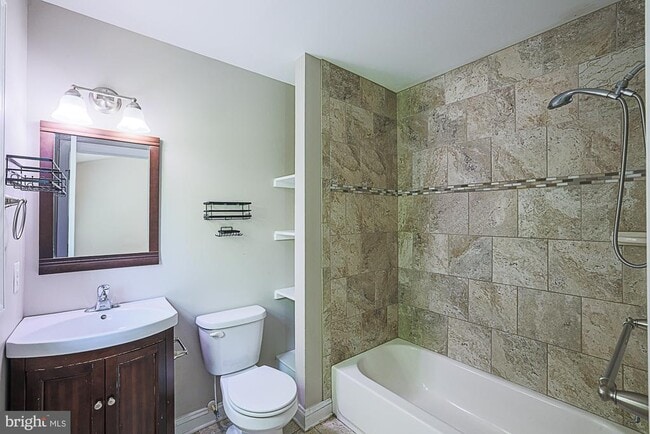 Building Photo - 3709 Fords Ln