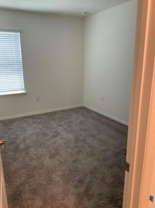 Building Photo - Beautiful 3 Bedroom, 2 Bath Home