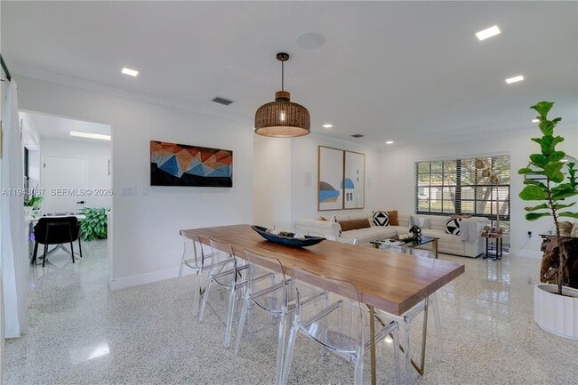 Building Photo - 16102 SW 98th Ave