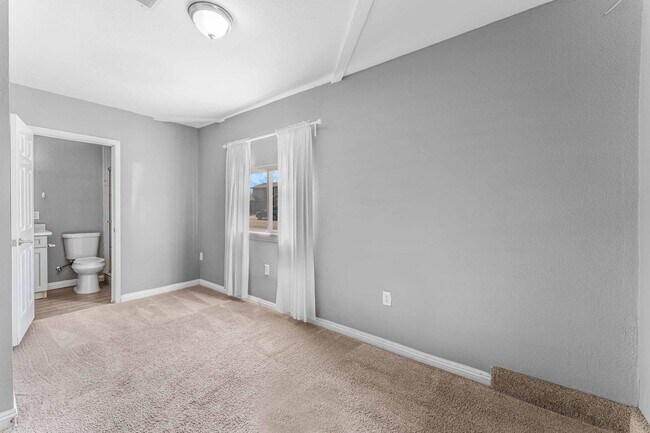 Building Photo - Welcome to your future home in the heart of Las Vegas!