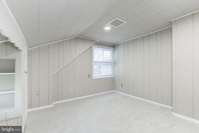 Building Photo - 307 Nimitz Ave
