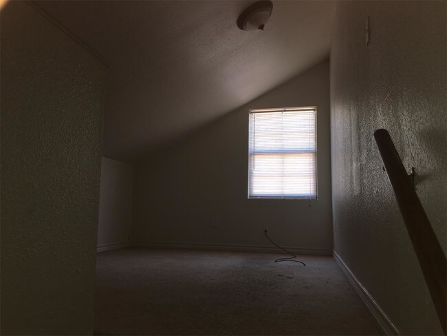 Building Photo - 1702 Susan Dr