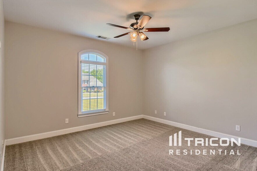 Building Photo - 609 Kristen Ct