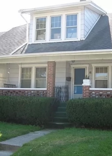 Building Photo - 3 bedroom with basement off Main St.