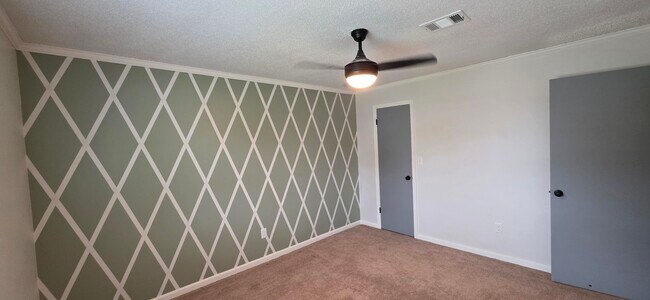 Building Photo - 4011 Pinnacle Way