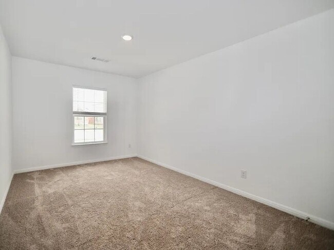 Building Photo - Spacious & Elegant One-Story Living in Stonebridge Crossing
