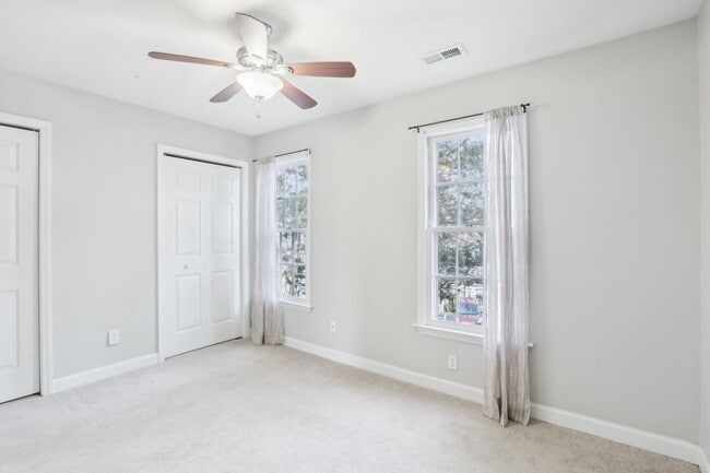 Building Photo - 4523 Hamptonshire Dr