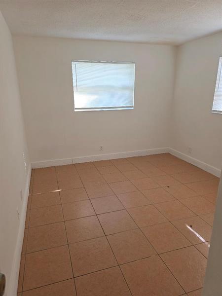 Building Photo - 3640 NE 1st Ave.