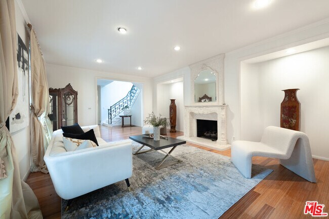 Building Photo - 1148 Coldwater Canyon Dr