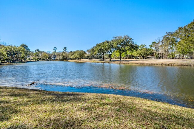 Building Photo - 125 Brandon Way