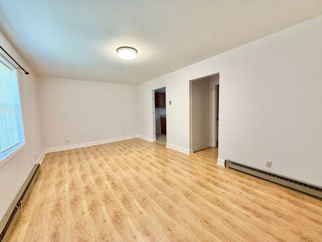 Building Photo - 838 Cherry St