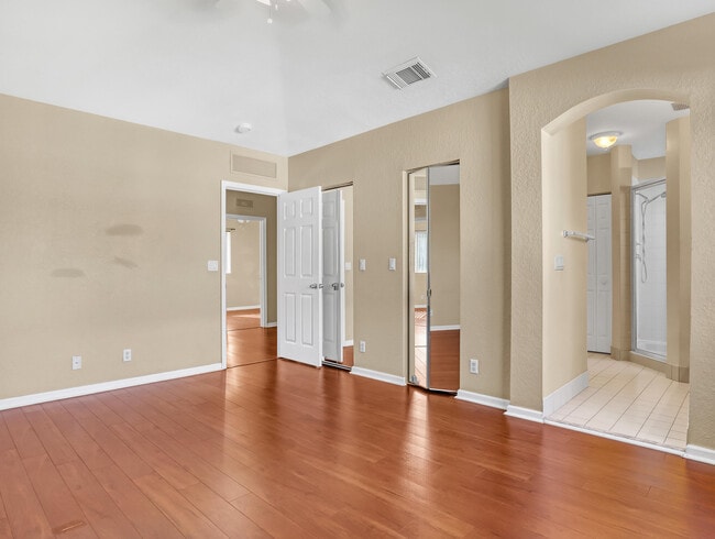 Building Photo - 2226 Oakmont Dr