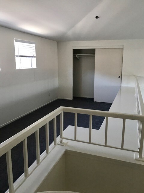 Building Photo - 2 bedroom 2 bath townhouse for rent at "Rio de Oro" in Mission Valley!