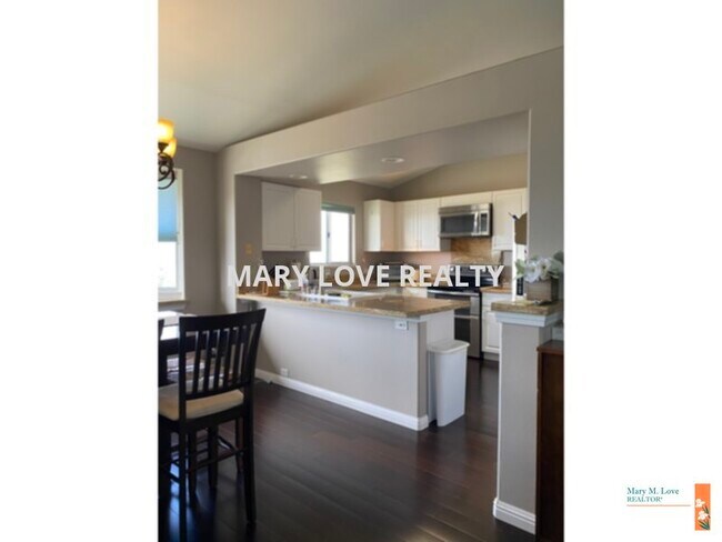 Building Photo - BEAUTIFULLY FURNISHED 3/2.5 WITH OCEAN VIEWS