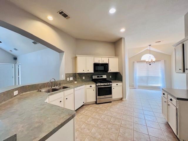 Building Photo - 1809 Village Ct Ln