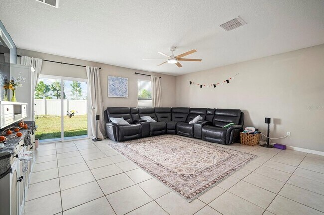 Building Photo - 5430 Blue Azure Dr