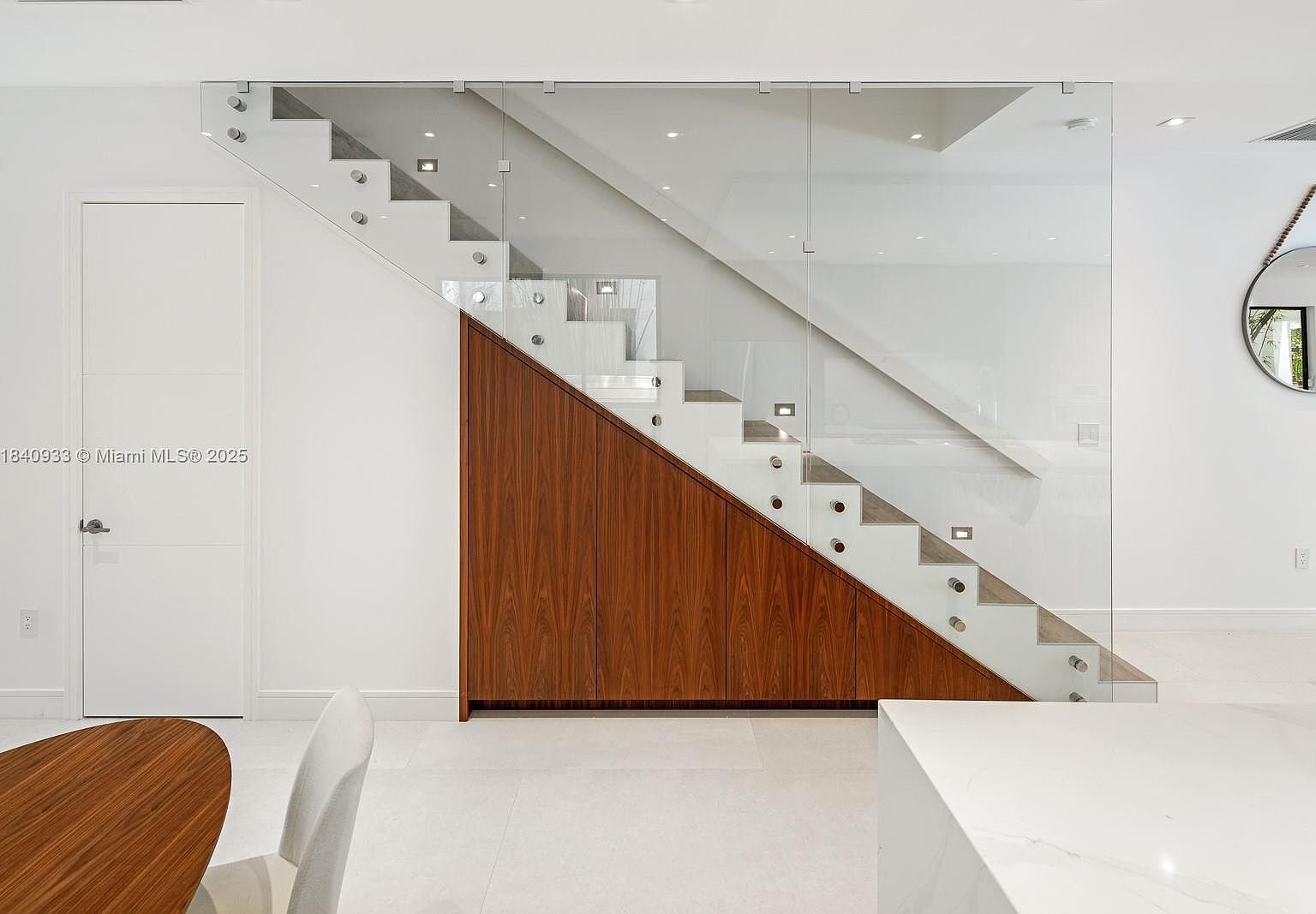 Building Photo - 2984 Coconut Ave