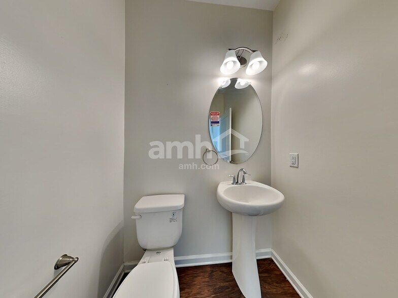Building Photo - 212 Dogwood Cir