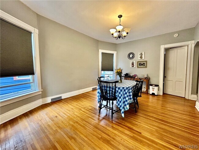 Building Photo - 123 Highland Ave