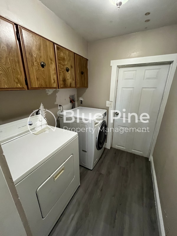 Building Photo - 434 E 9000 S