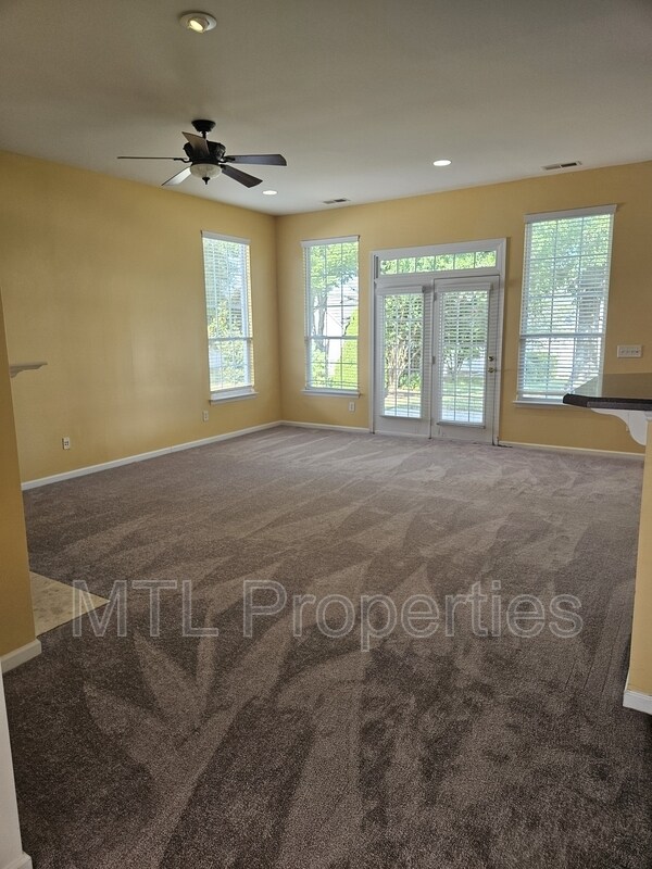 Building Photo - 849 Platinum Dr