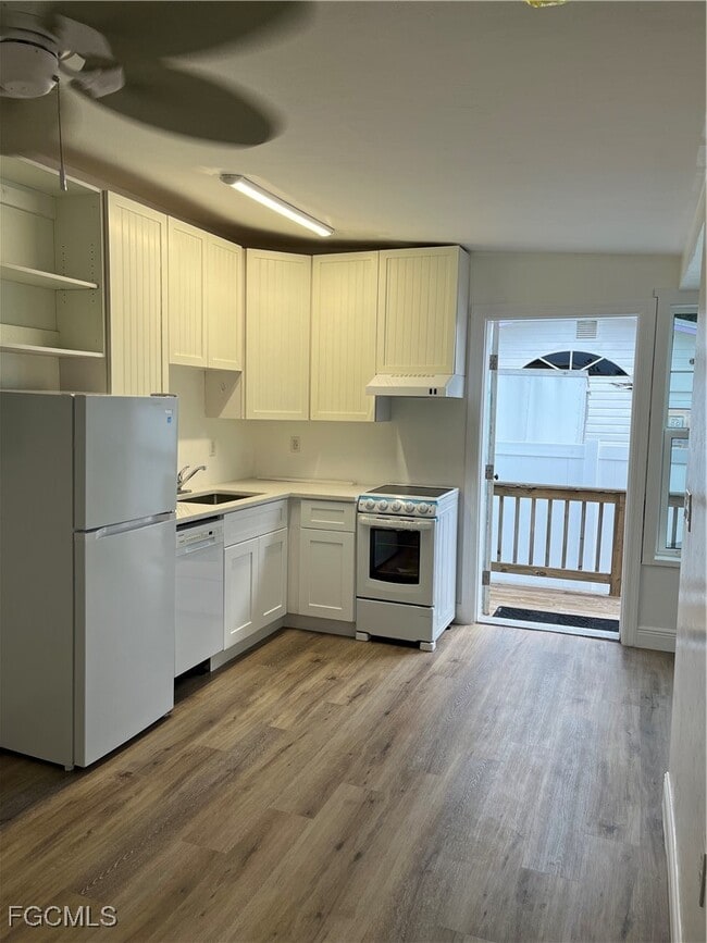 Building Photo - 4874 Pine Island Rd