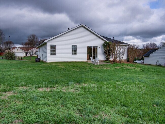 Building Photo - 905 Milkfarm Ct