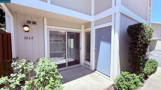 Building Photo - 1065 San Ramon Valley Blvd