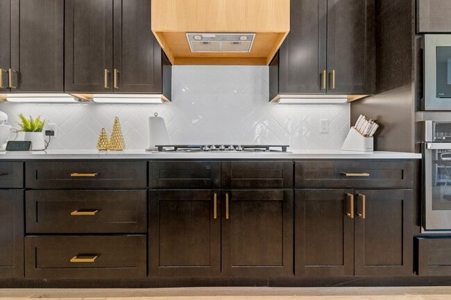 Building Photo - Sale Pending