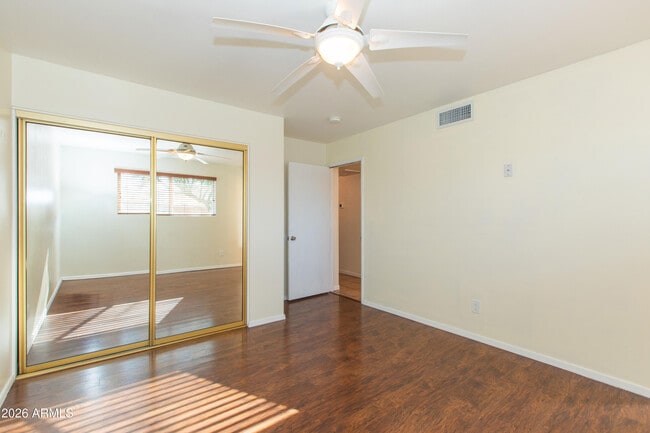Building Photo - 1813 E Ellis Dr