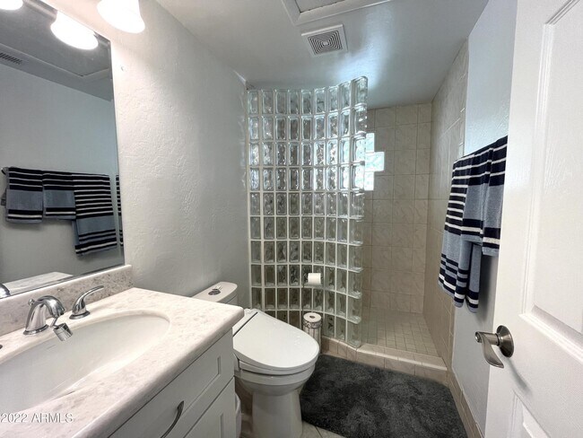 Building Photo - 8601 E Irish Hunter Trail