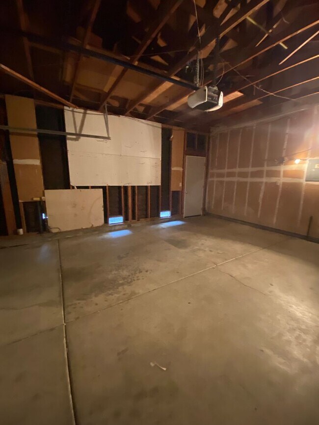 Building Photo - Fully Remodeled Single Story Spacious 3bed/2 bath home on corner lot in Suisun City!!!!