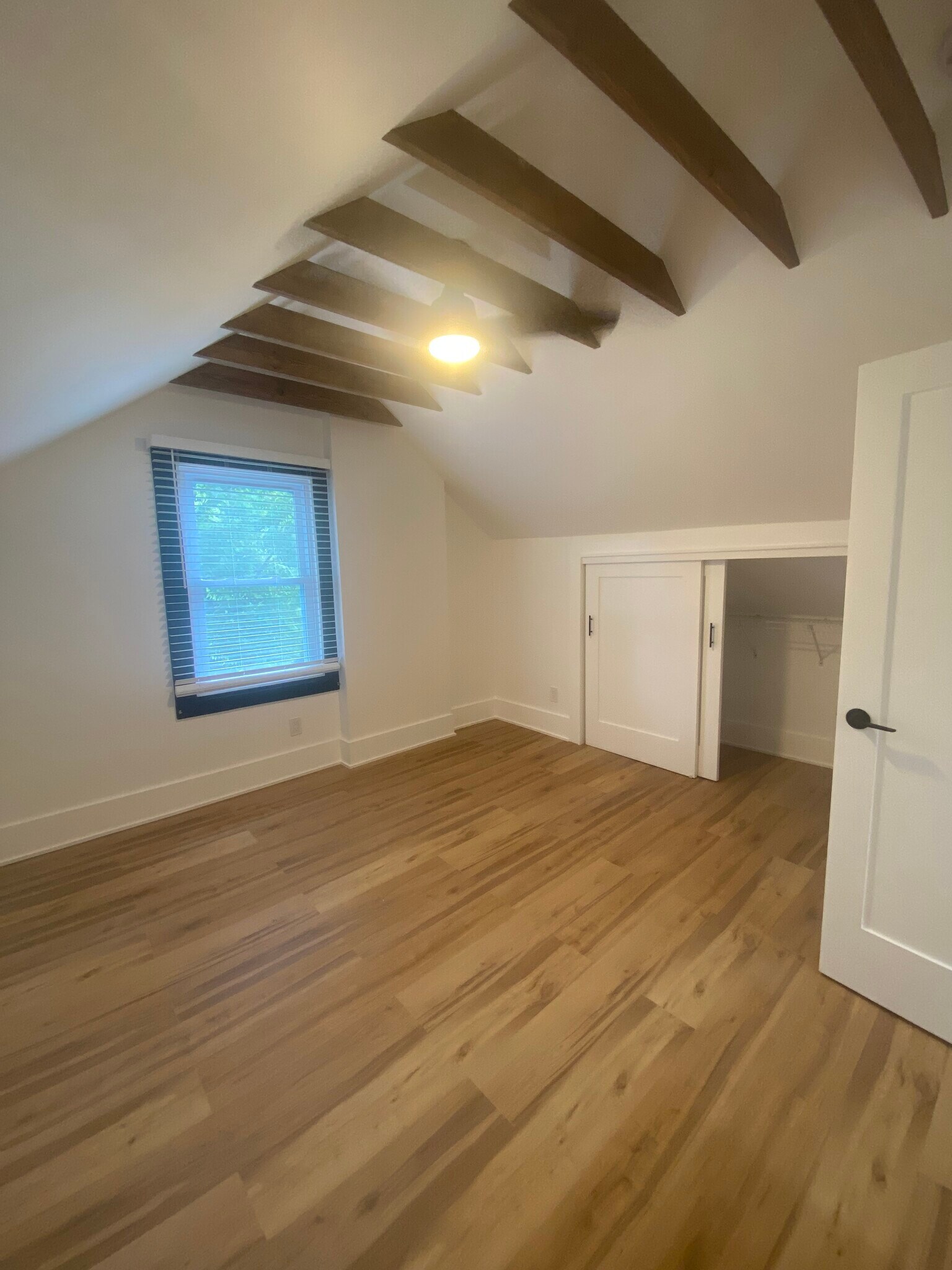 Building Photo - 3409 Fernside Pl