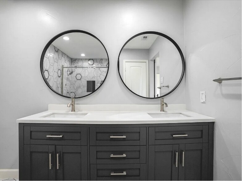 Building Photo - 900 Westminster Dr