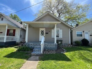 Building Photo - 1211 Azel Ave