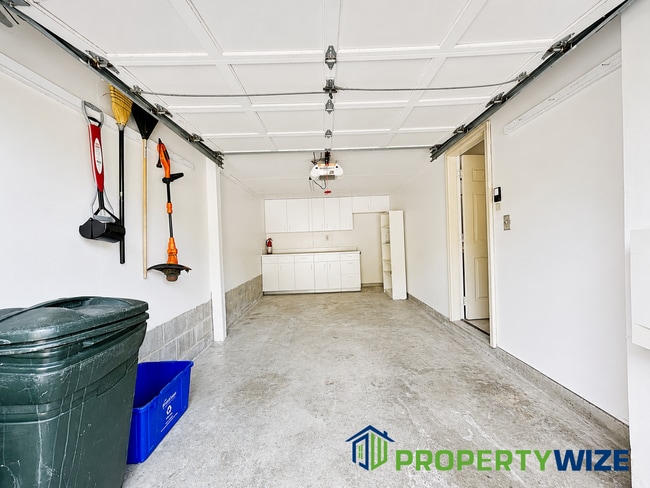 Building Photo - 7646 Oldfield Ln
