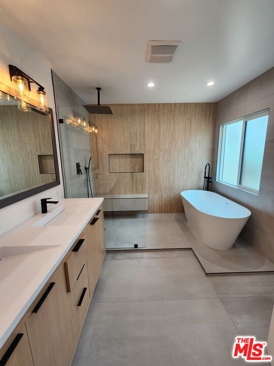 Building Photo - 6121 Sylvia Ave