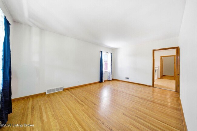 Building Photo - 119 McArthur Dr