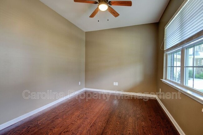 Building Photo - 16125 Hammersmith Farm Dr