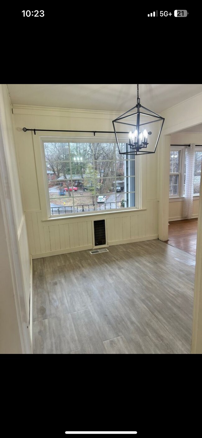 Building Photo - 131 Druid Dr