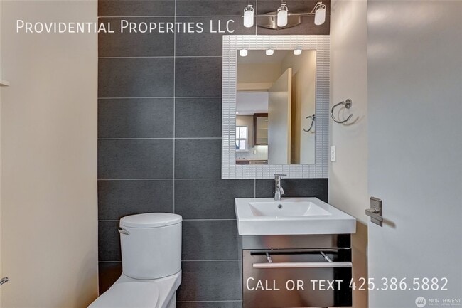 Building Photo - 1918A N 46th St