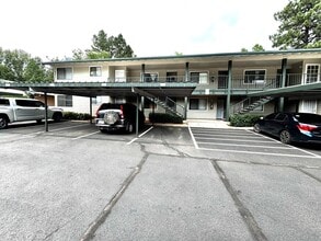 Building Photo - 2 bed 2 bath condo
