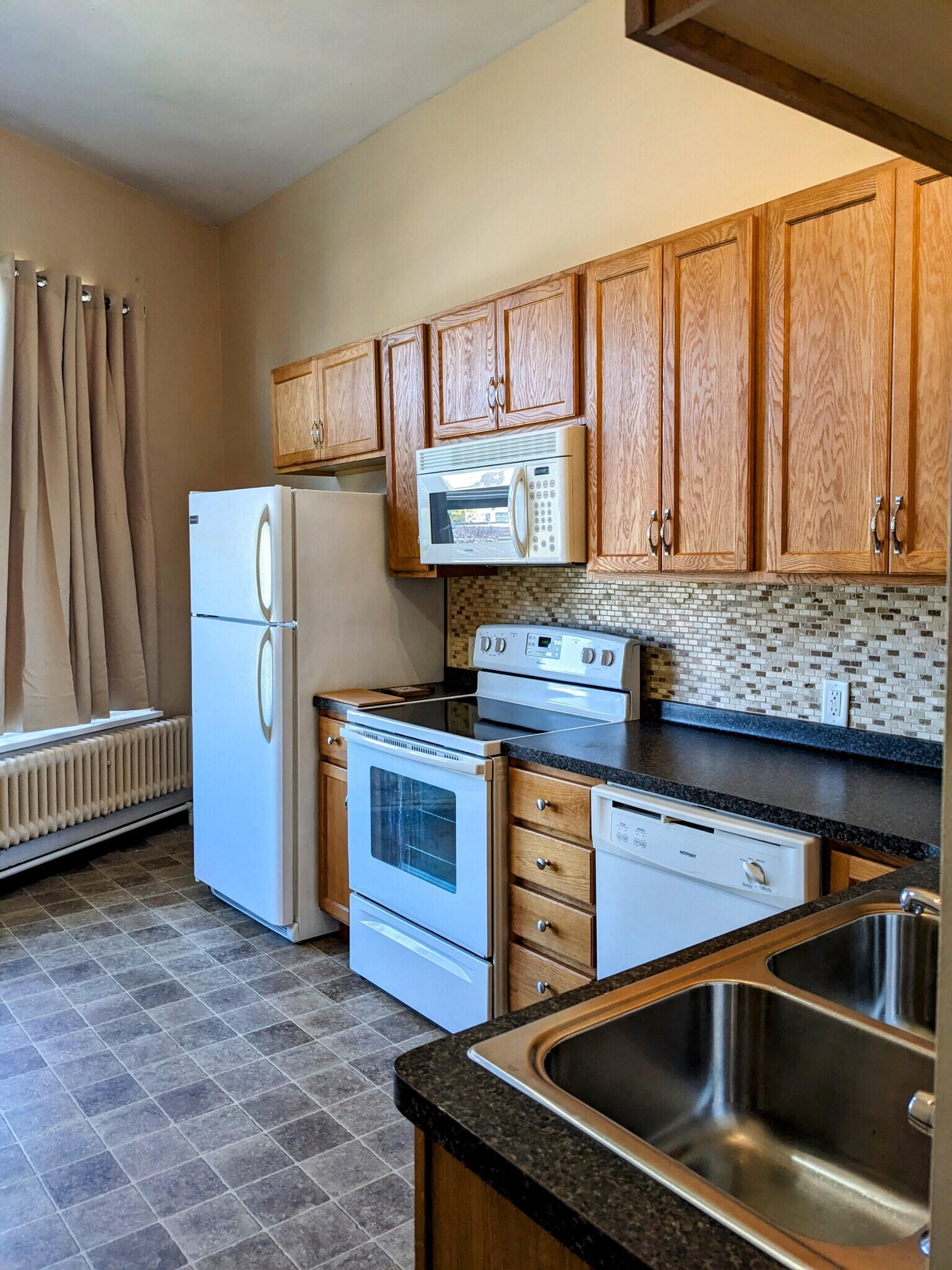 Building Photo - 1 Main St