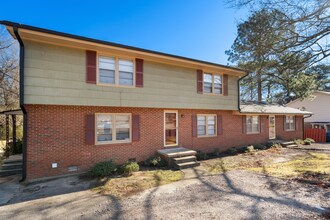 Building Photo - Charming 2-Bedroom townhome!