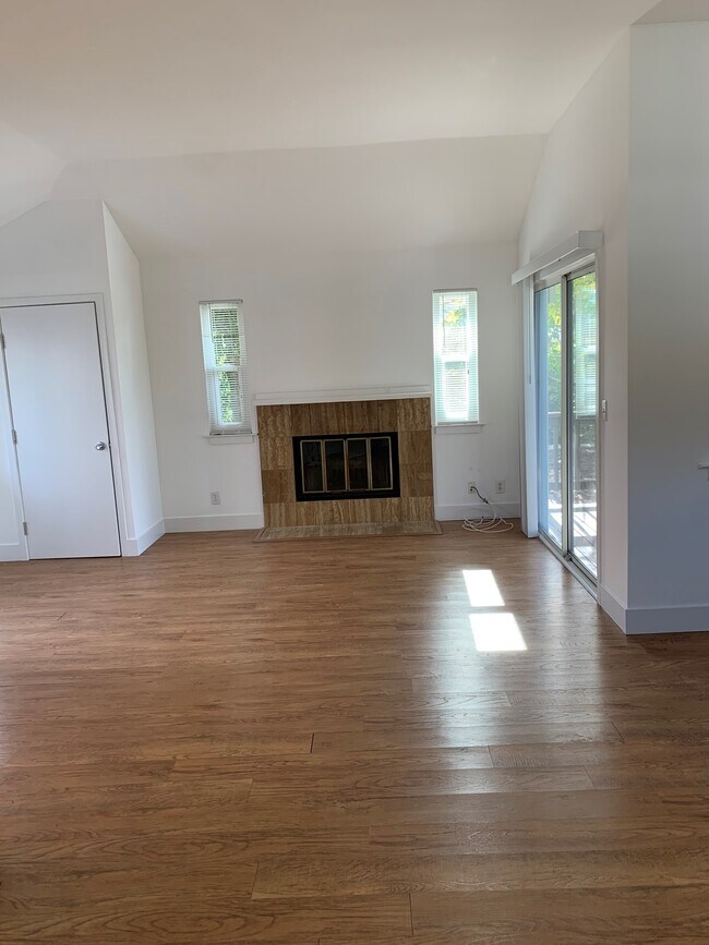 Building Photo - 515 Mission Ave